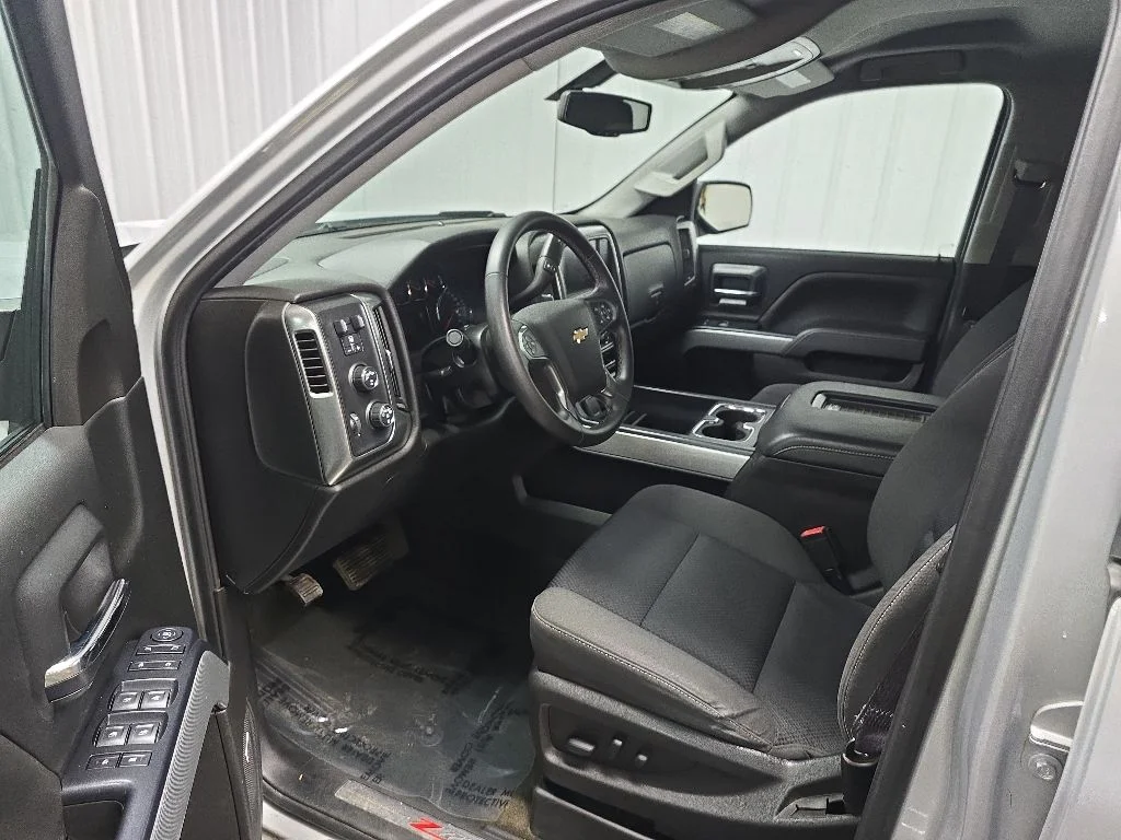 Used 2017 Silver Chevrolet LT image 31