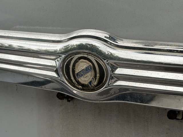 Used 2007 Silver Chrysler Limited image 22