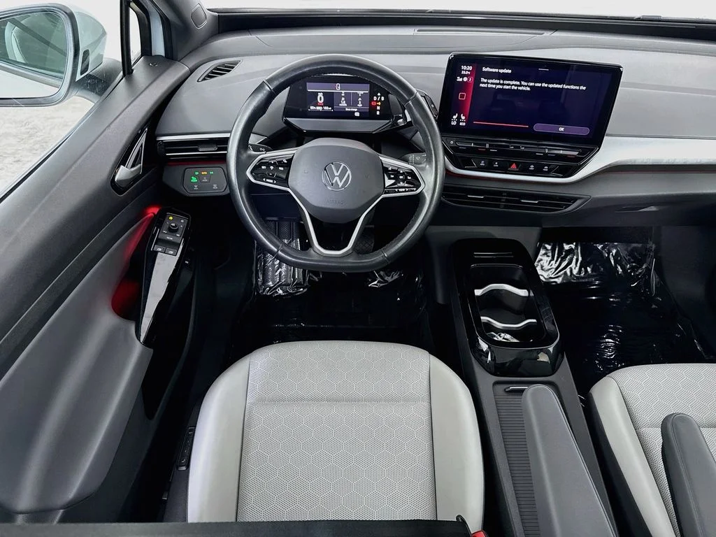 Used 2021 White Volkswagen Pro S image 23