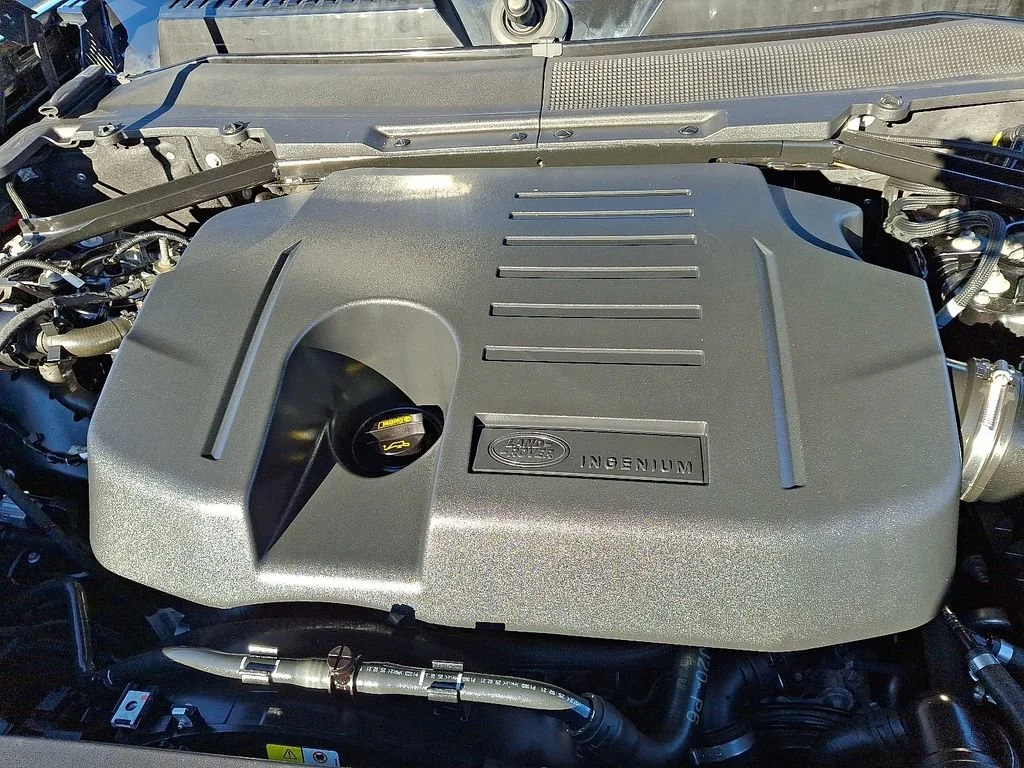 Used 2022  Land Rover X-Dynamic S image 30