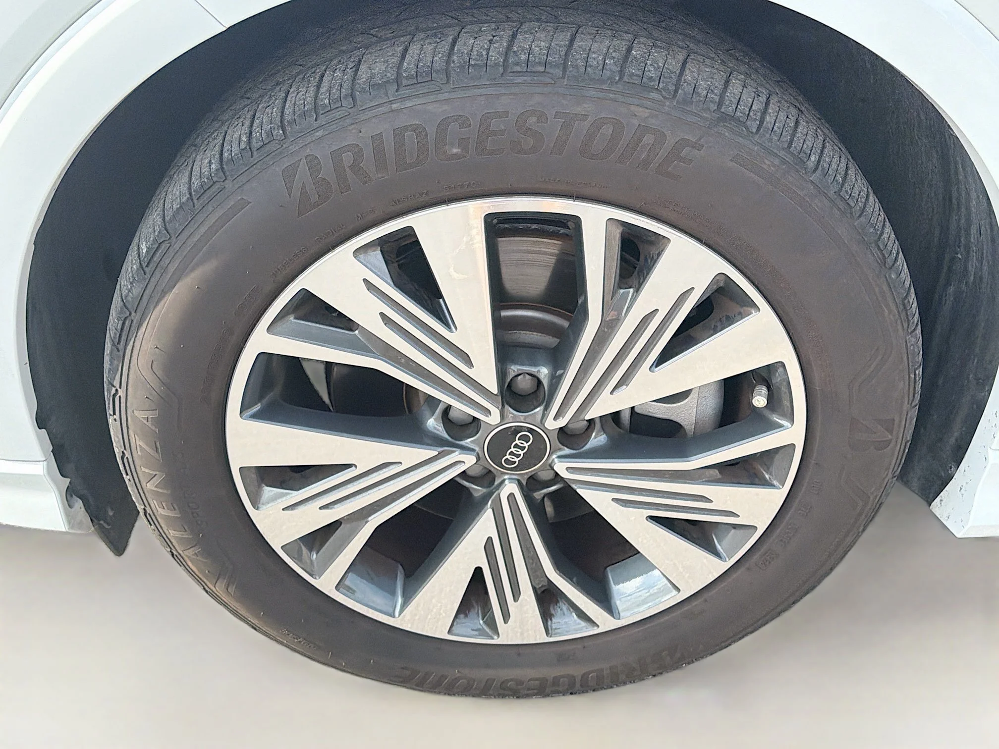 Used 2025 Glacier White Audi Premium image 41