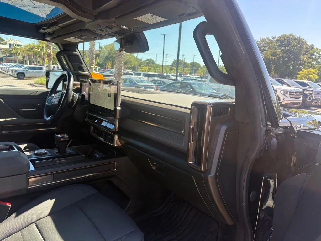 Used 2024 Black GMC 2X image 17