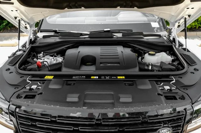 New 2026 Fuji White Land Rover SE image 56