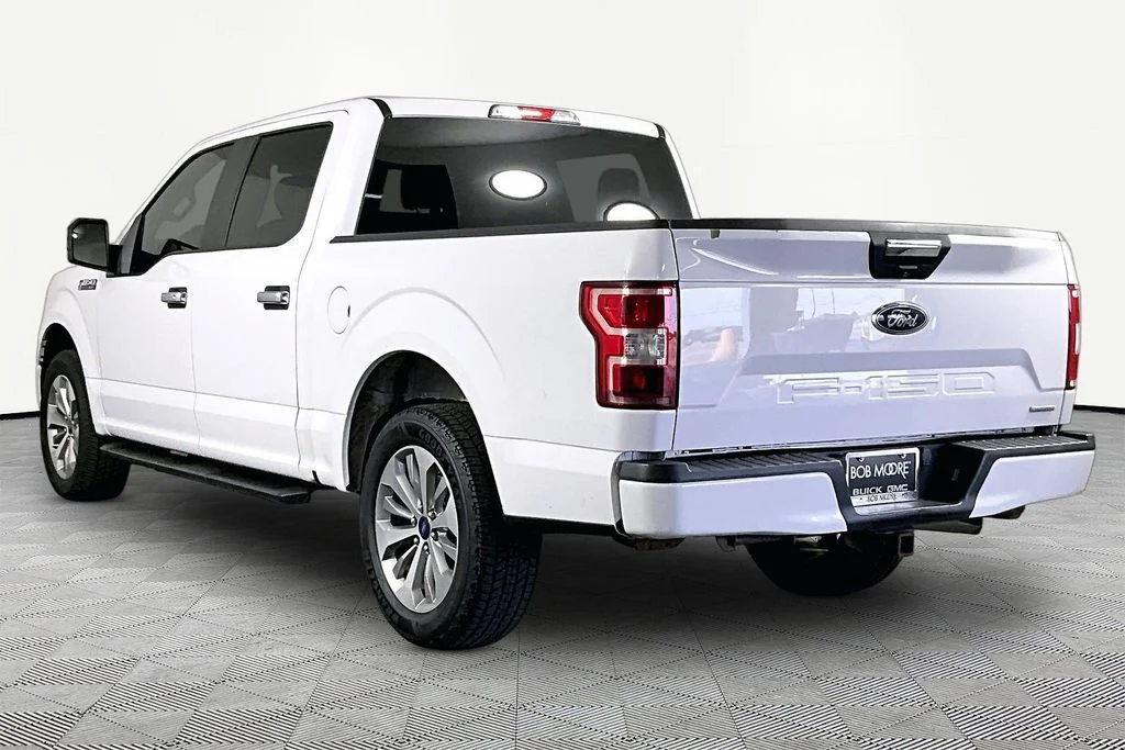 Used 2018 White Ford XL image 3