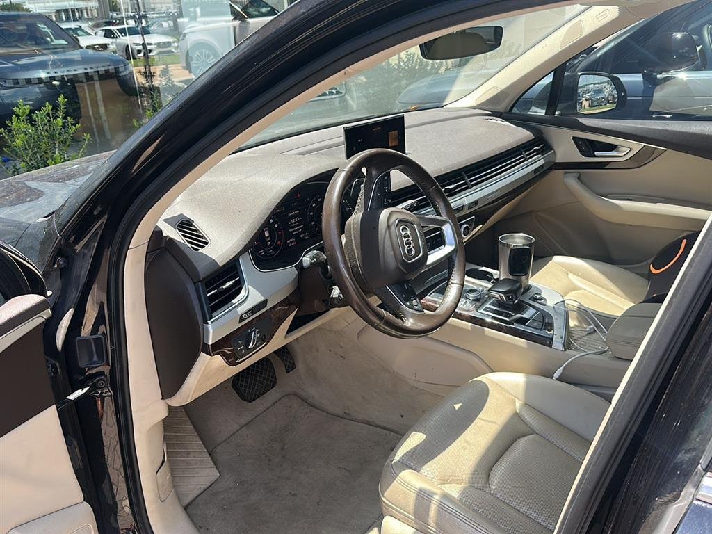 Used 2019 ORCA BLACK METALLIC AUDI QUATTRO image 8