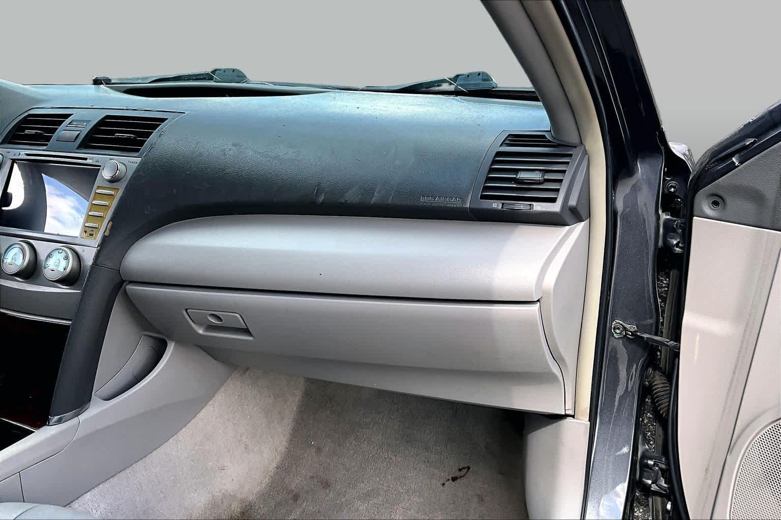 Used 2008 Magnetic Gray Metallic Toyota LE image 18