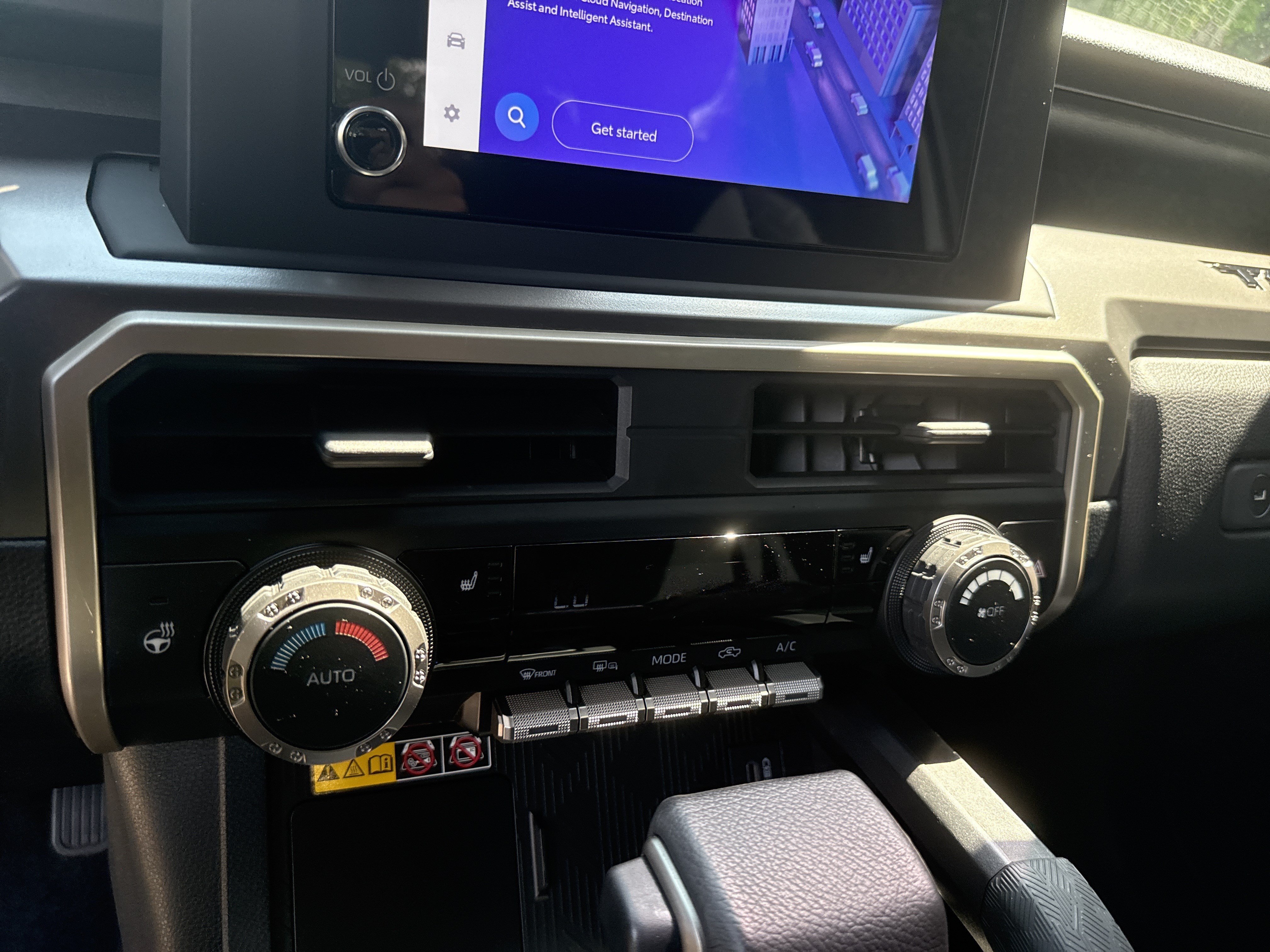 Used 2024 Ice Toyota SR5 image 29