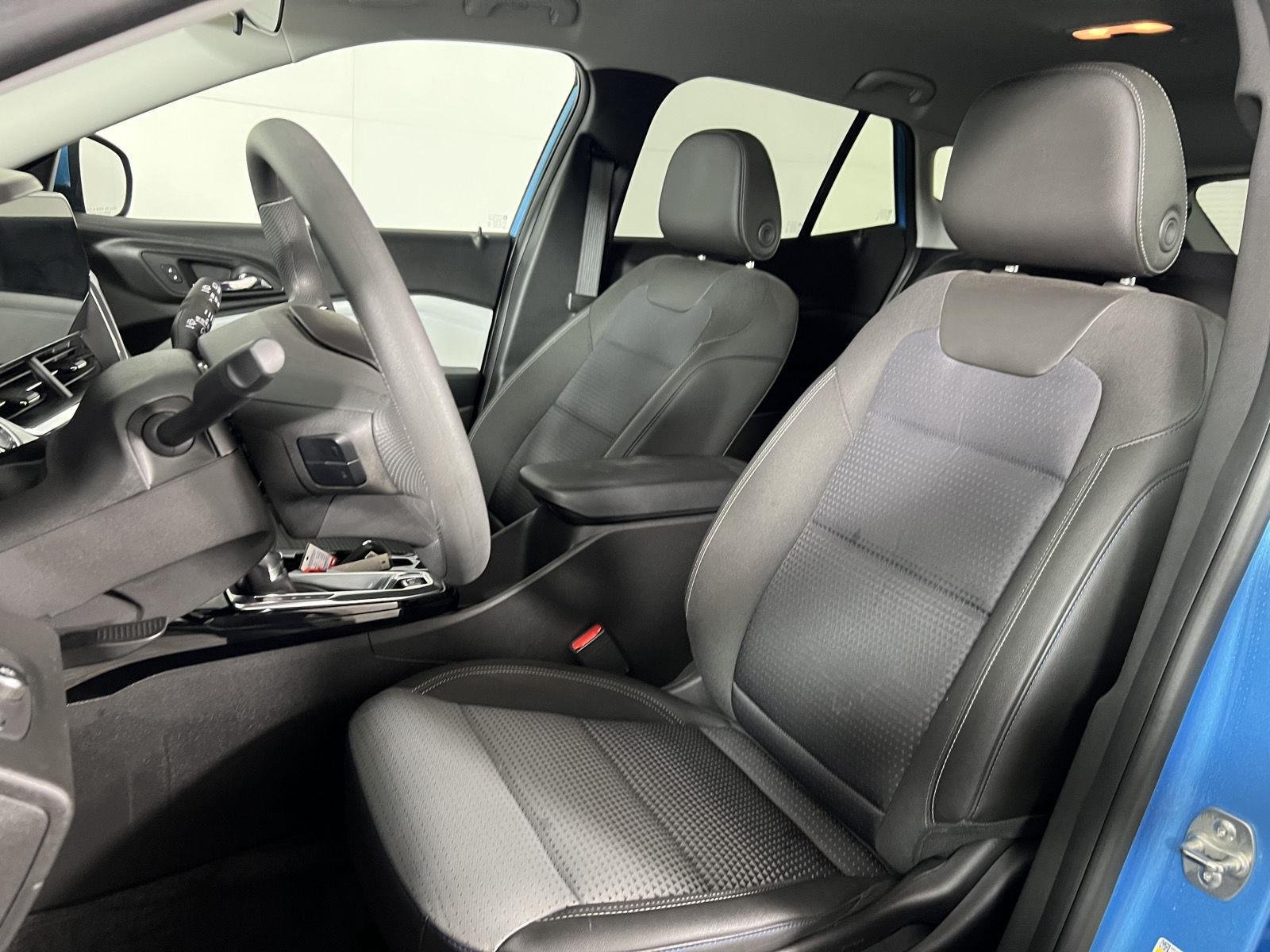 Used 2025 Marina Blue Metallic Chevrolet LT image 13