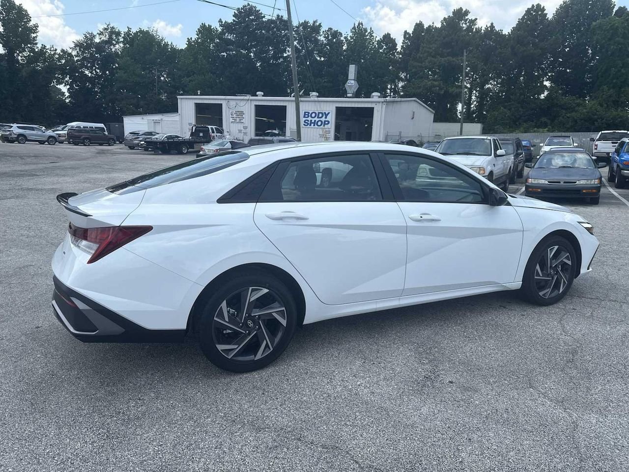 2025 Hyundai Elantra Blue - Photo 9