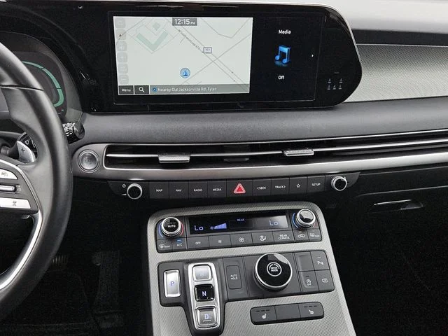 Used 2025 Hyper White Hyundai SEL image 12