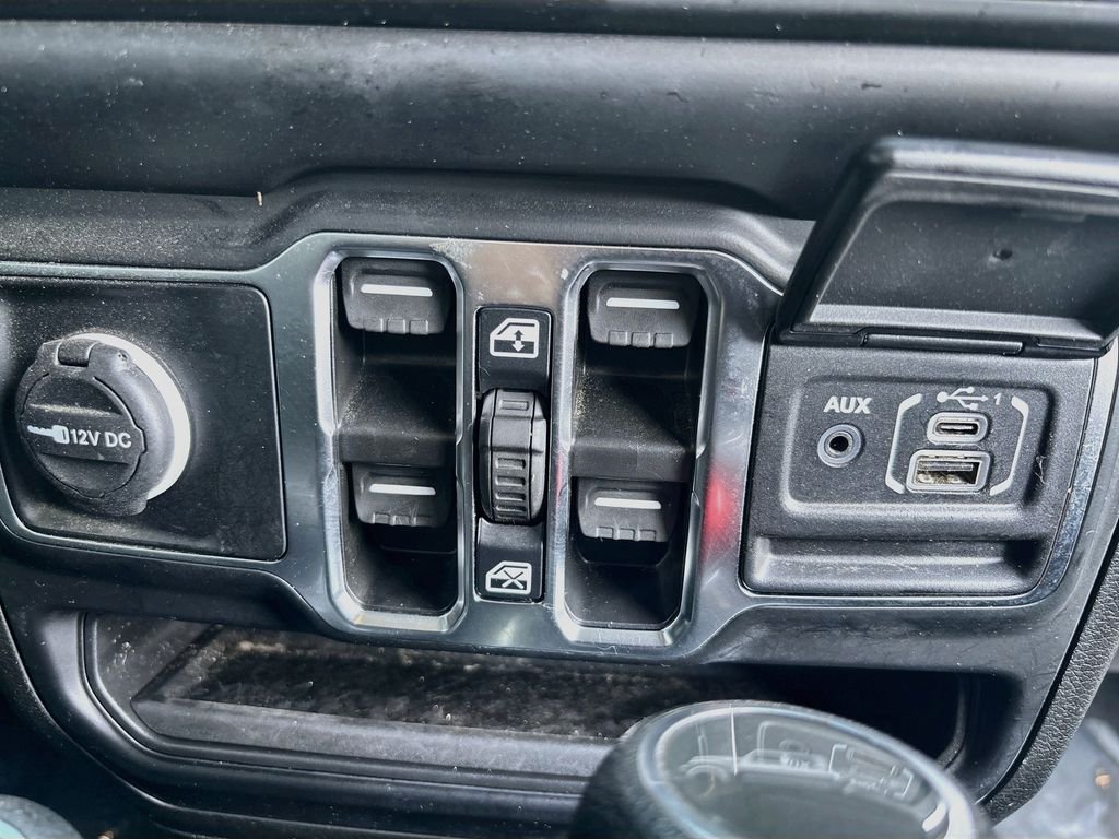 Used 2023 Blue Jeep Sport S image 34
