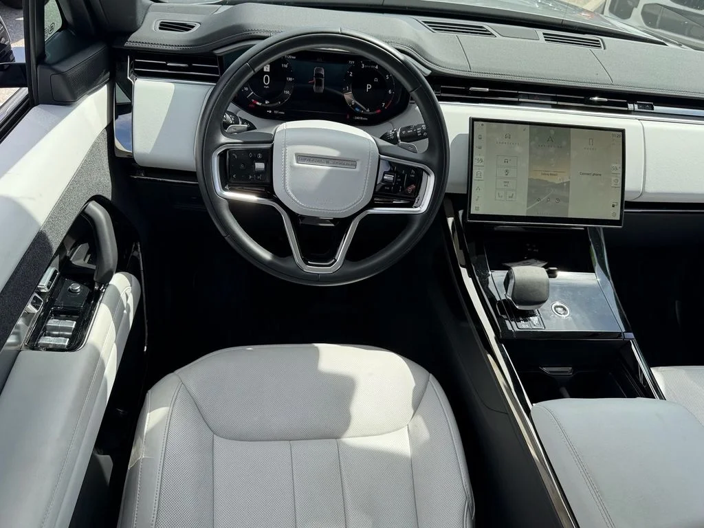 Used 2024  Land Rover SE image 13