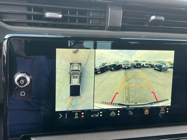 Used 2025 Summit White GMC AT4 image 36