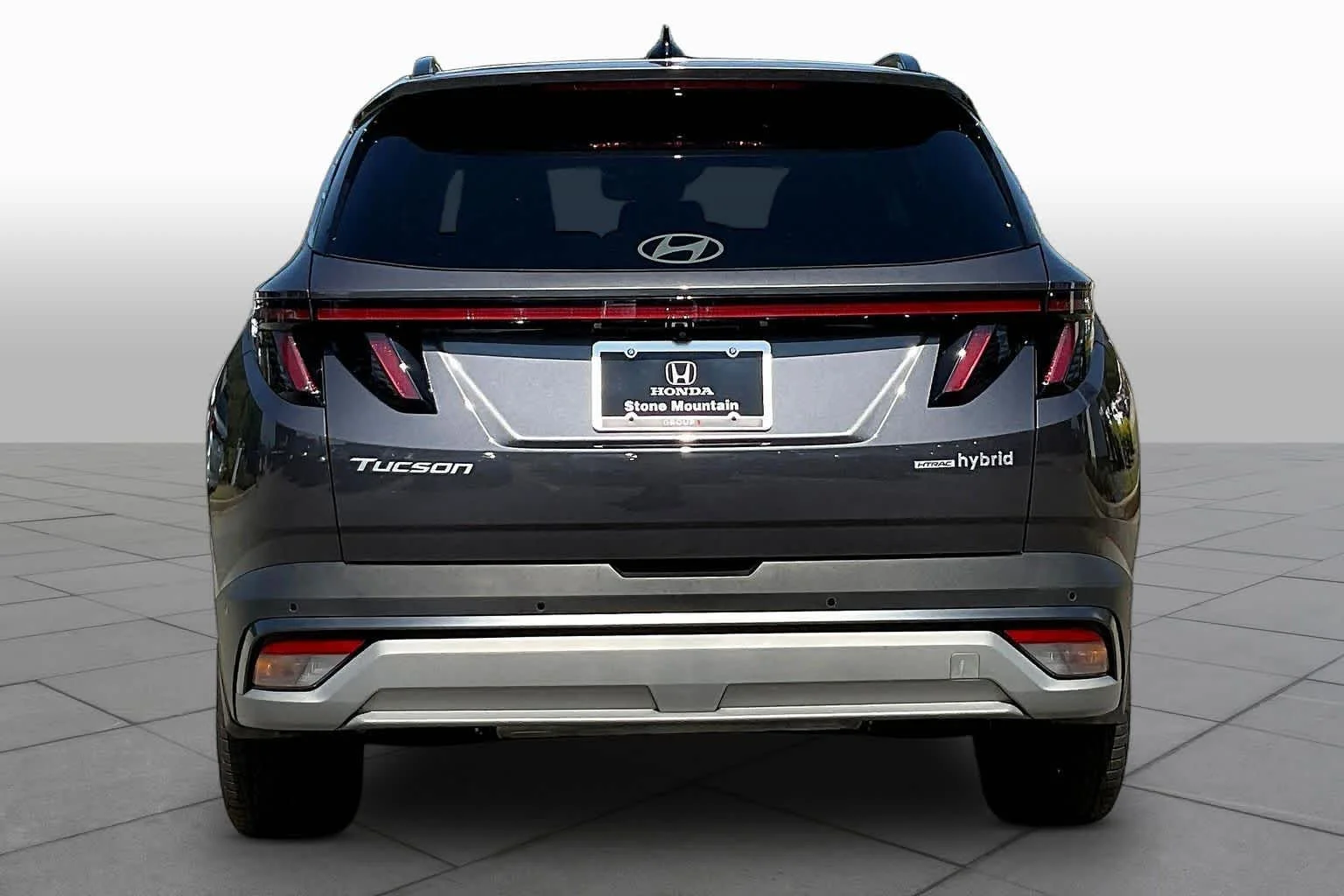 Used 2025 Titan Gray Hyundai Limited image 9