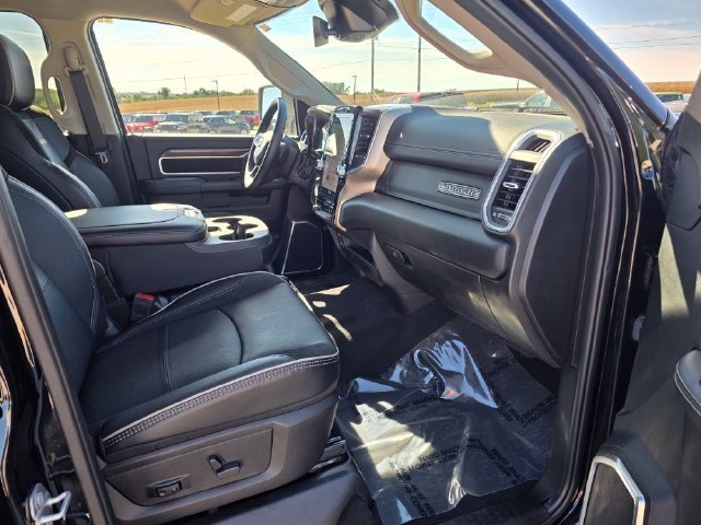 Certified Used 2024 Diamond Black Crystal Pearlcoat Ram Laramie image 15
