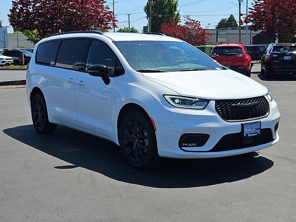2026 Chrysler Pacifica Select - Photo 8