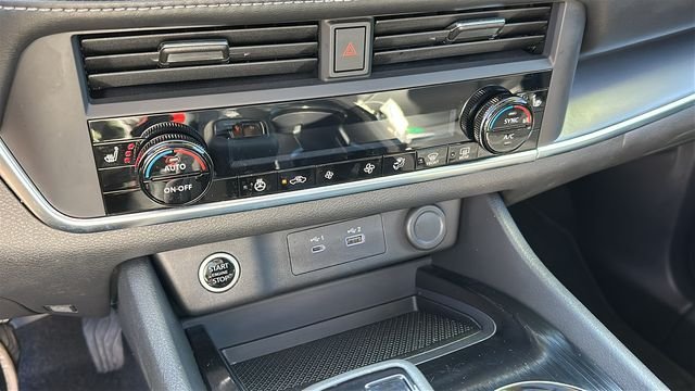 Used 2023 Gray Nissan SV image 17