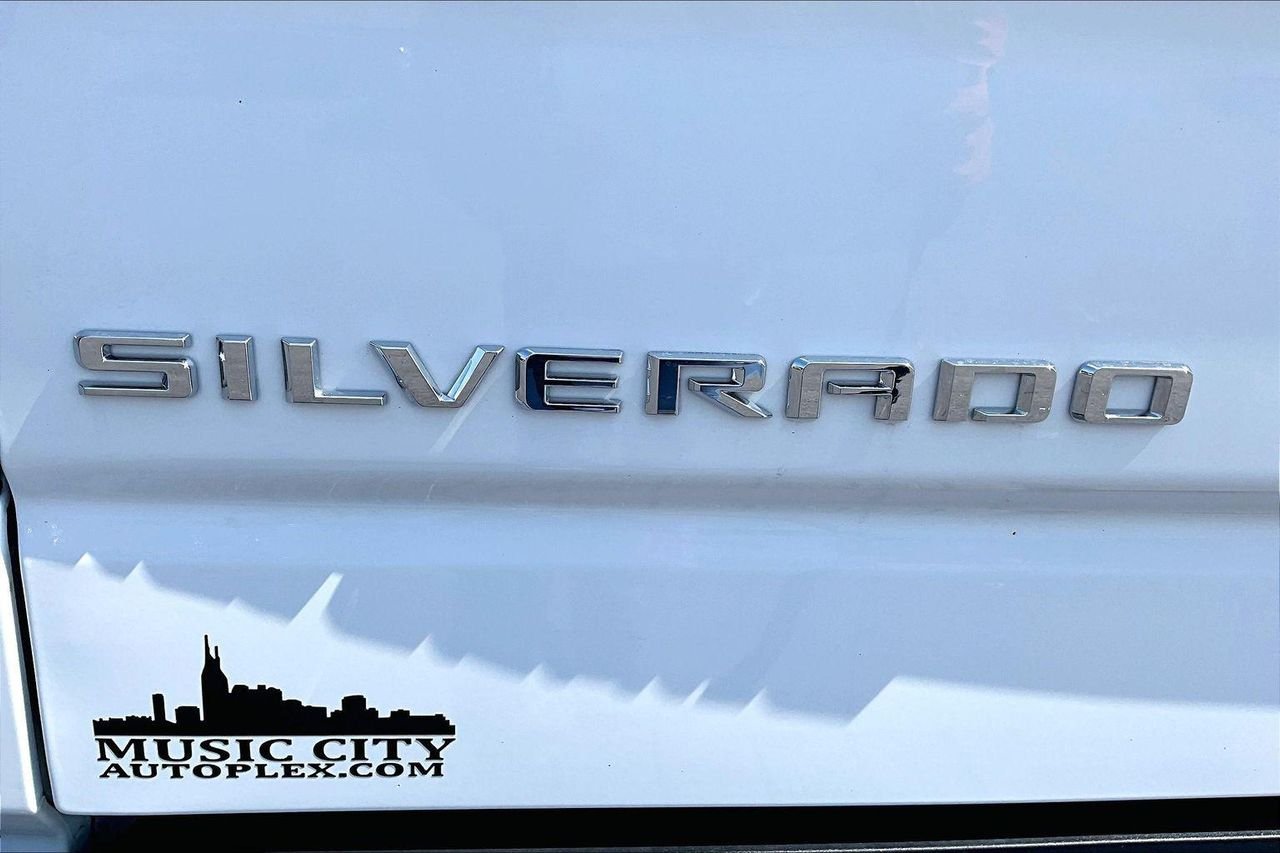 Used 2022 Summit White Chevrolet 4WD Crew Cab Short Bed Custom Trail Boss image 27