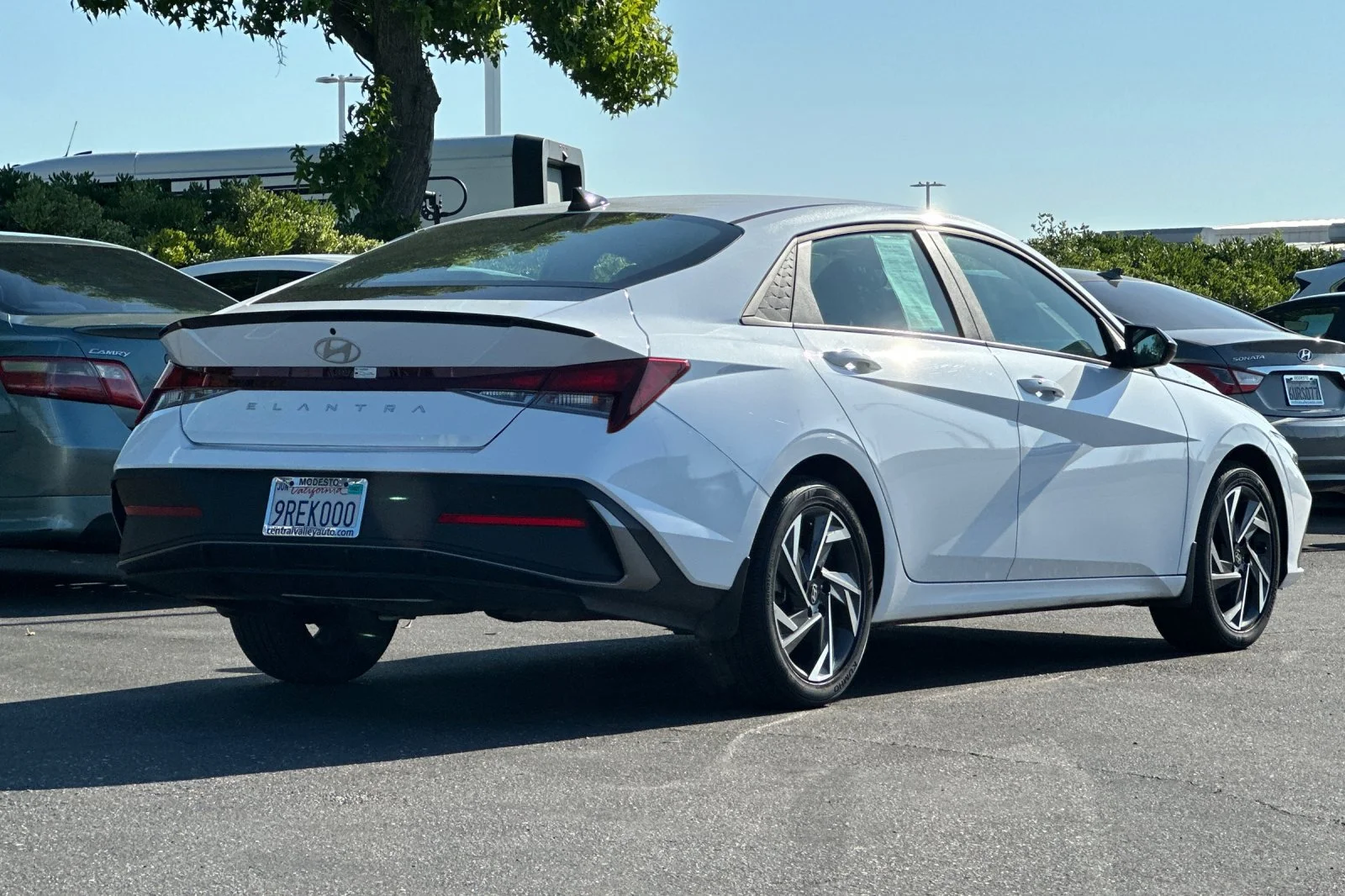 Used 2025 Serenity White Hyundai SEL Sport image 4