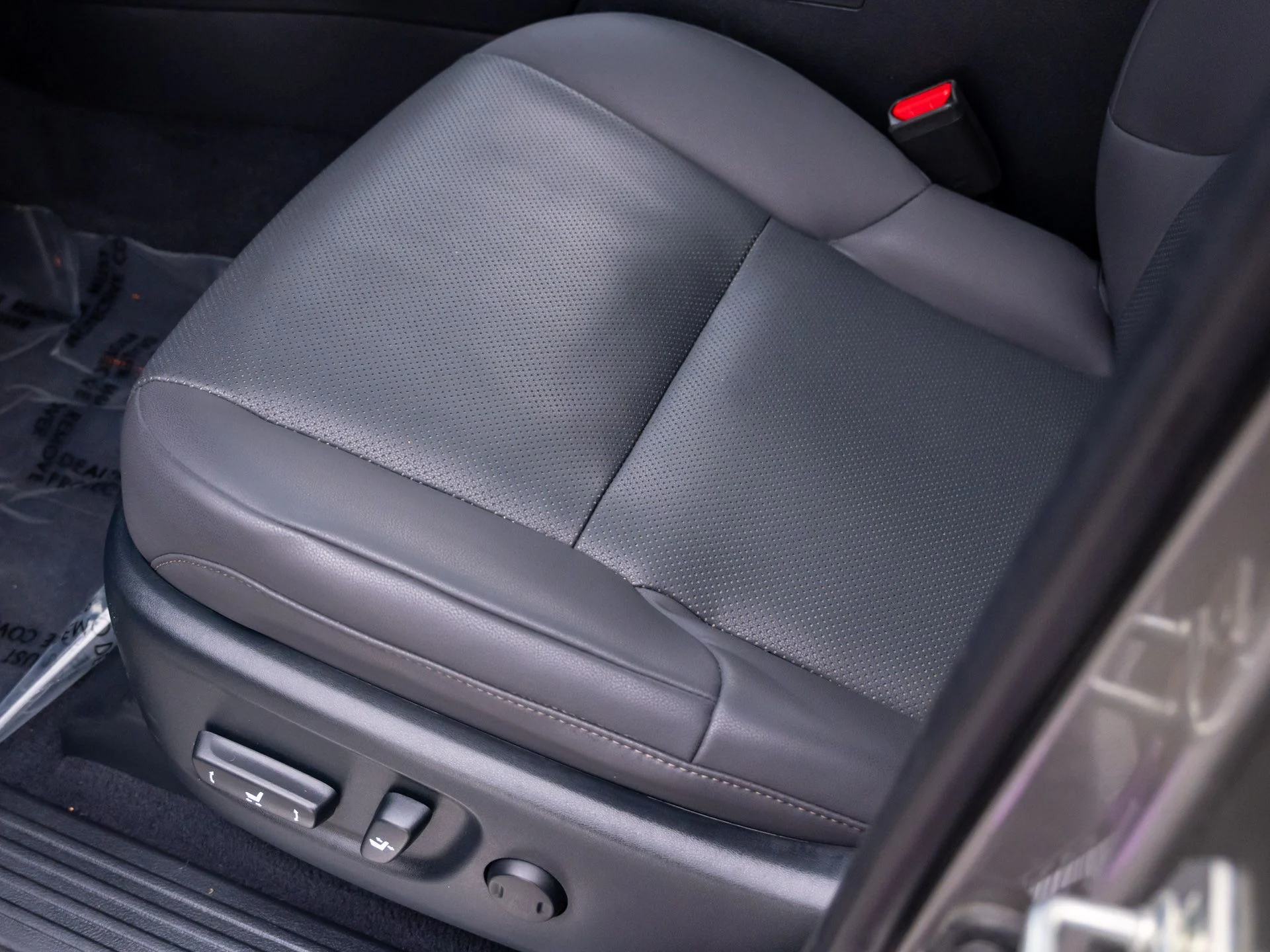 Used 2023 Silver Lexus 460 image 15