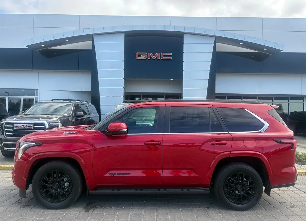 2024 Toyota Sequoia SR5 4WD i-FORCE MAX Hybrid's photo