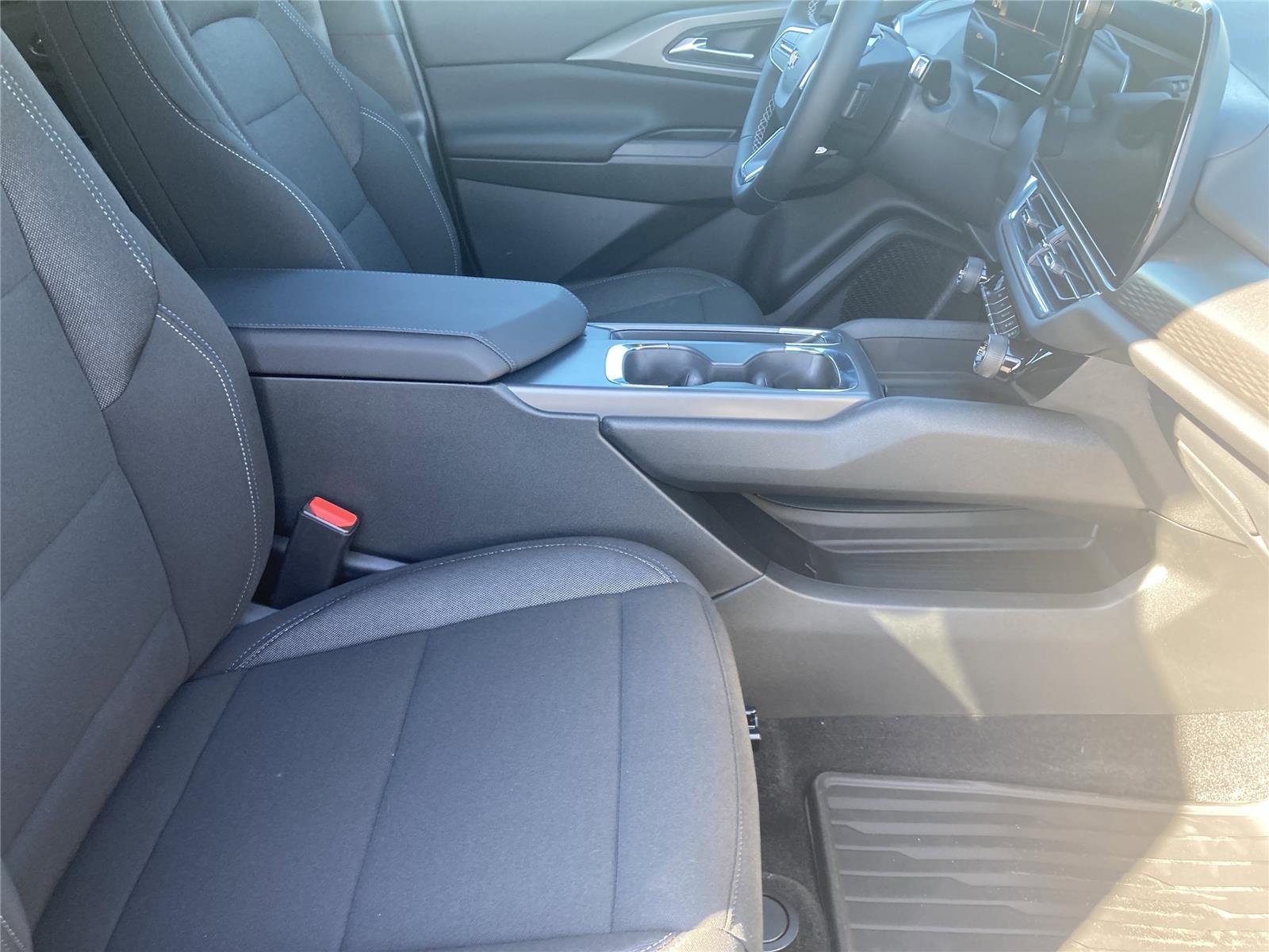 2026 Chevrolet Equinox EV 1LT - Photo 30