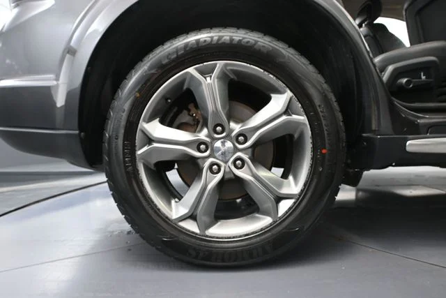 Used 2017 Gray Dodge Crossroad image 15