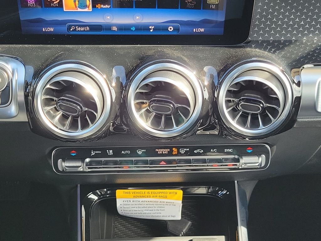 New 2026 Polar White Mercedes-Benz GLB 250 image 15