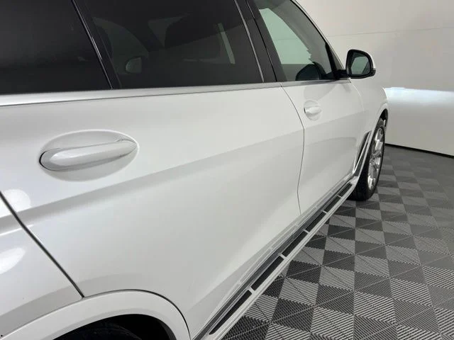 Certified Used 2023 White BMW xDrive40i image 9