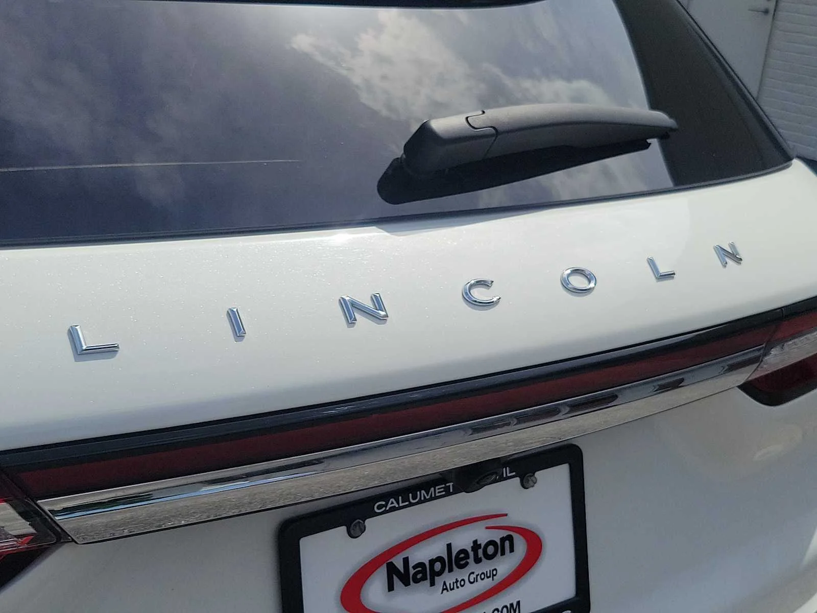 Used 2023 White Lincoln Standard image 6