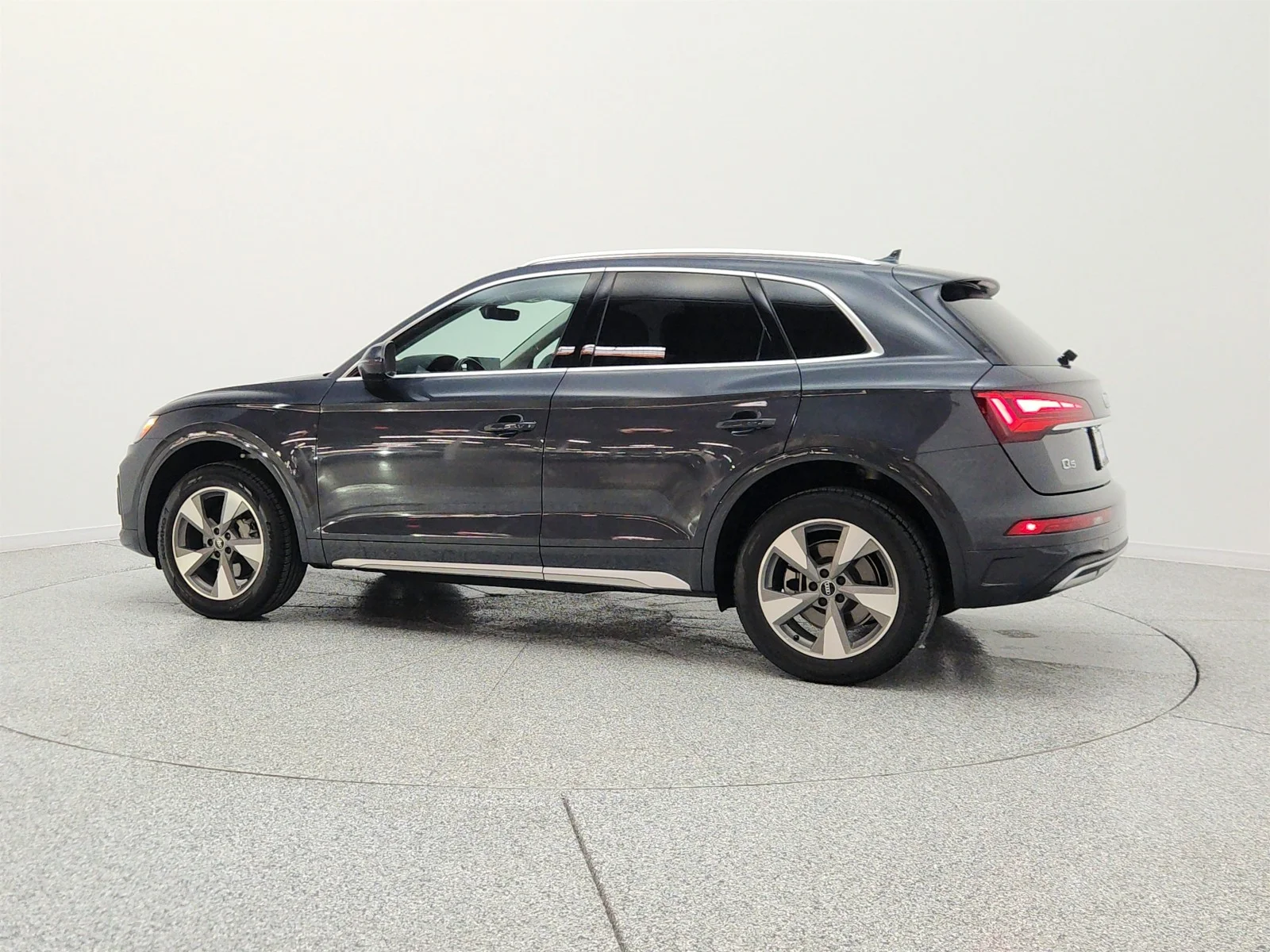 Used 2023 Manhattan Gray Metallic Audi Premium image 8