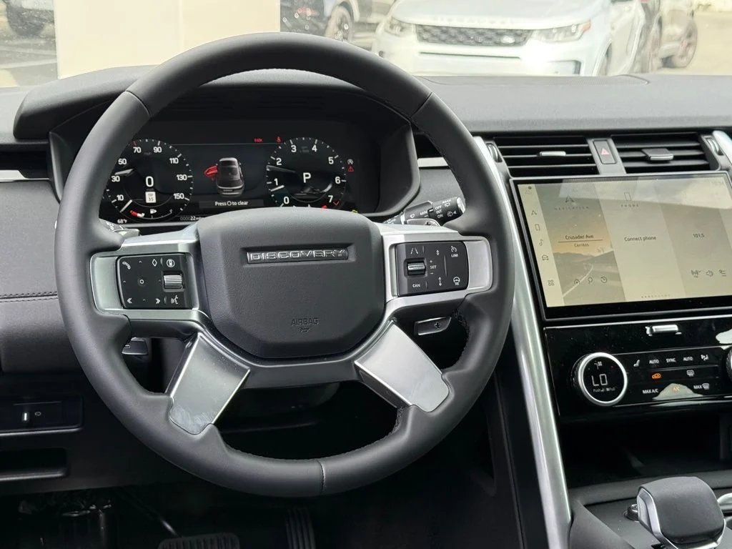 Certified Used 2025  Land Rover S image 24