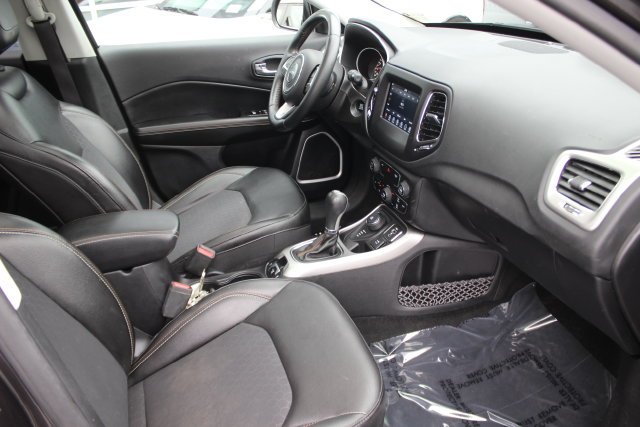 Used 2019 Gray Jeep Latitude image 34