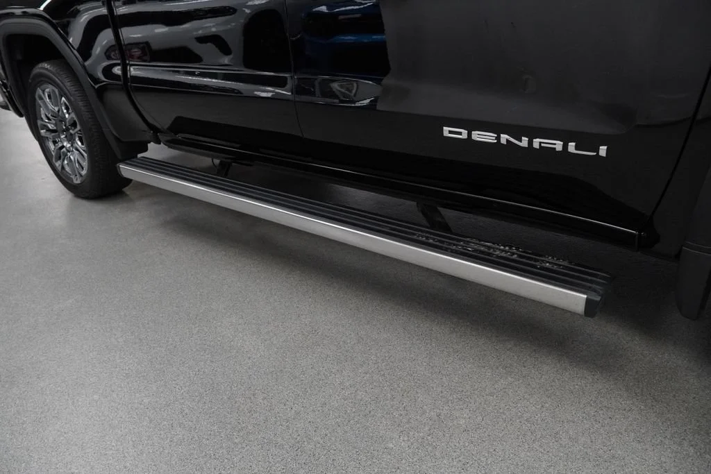 Used 2025 Onyx Black GMC Denali Ultimate image 39
