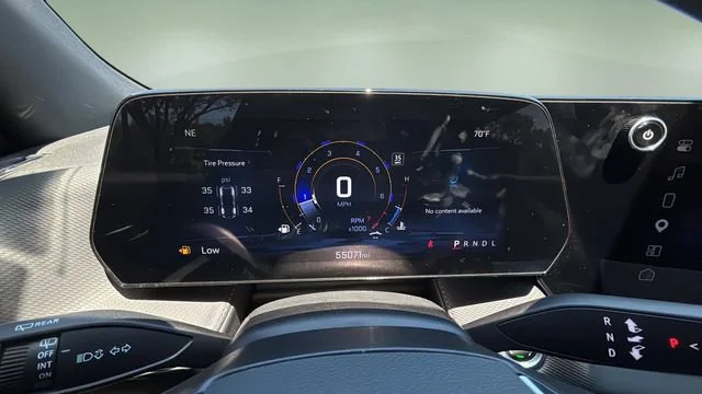 Used 2025 Summit White Chevrolet LT image 15