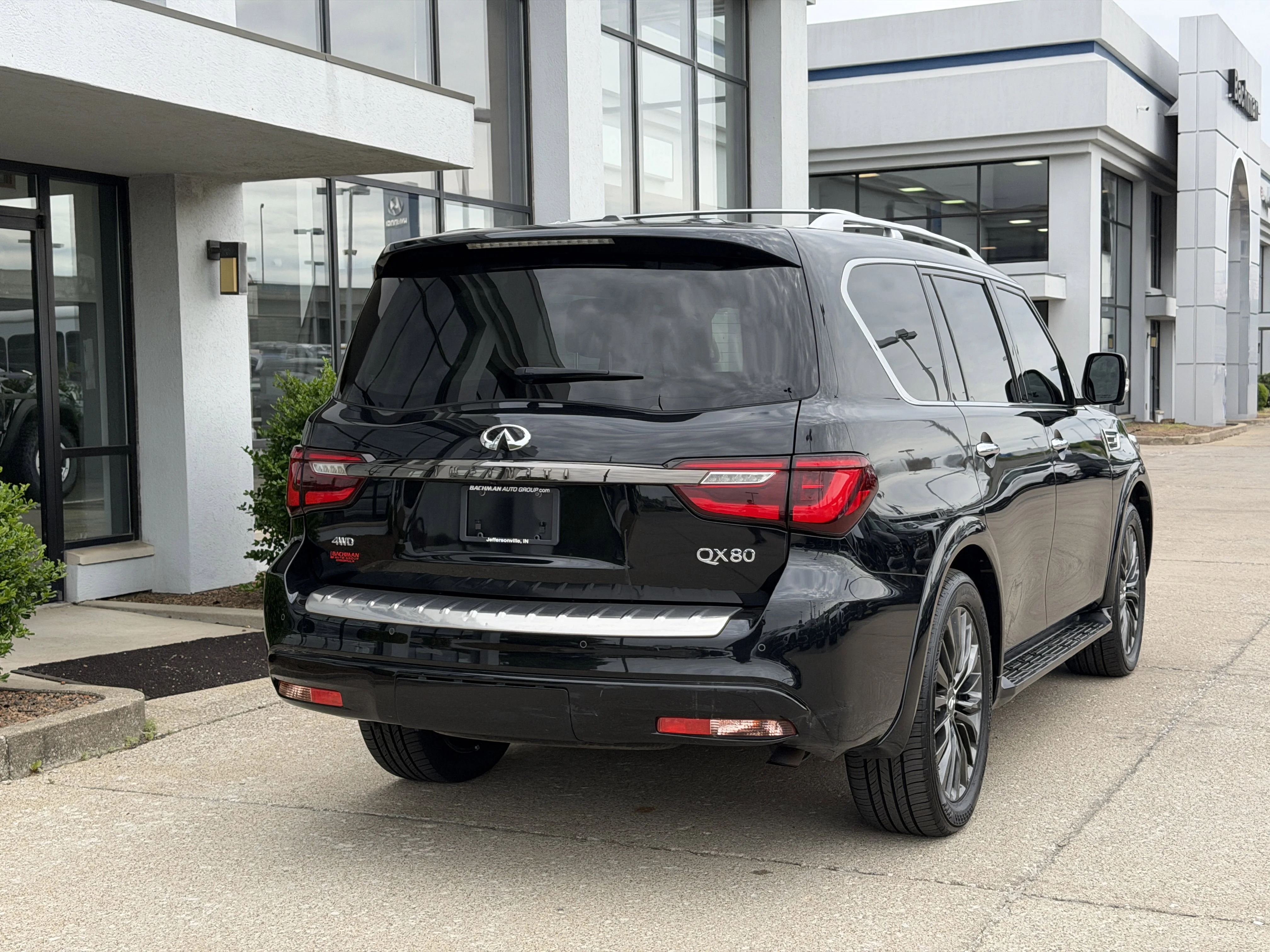 Used 2021 Mineral Black INFINITI Premium Select image 5