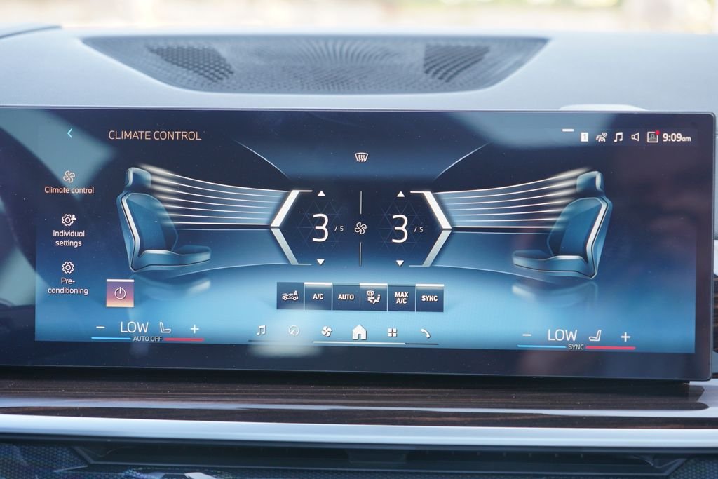 New 2026 Alpine White BMW sDrive40i image 19