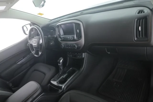 Used 2022 Black GMC AT4 w/Cloth image 27