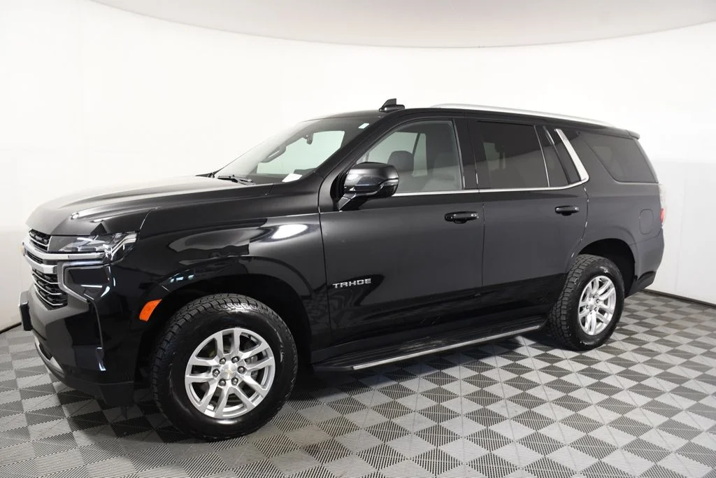 Used 2022 Chevrolet Tahoe LT with VIN 1GNSKNKD8NR348901 for sale in Richfield, Minnesota