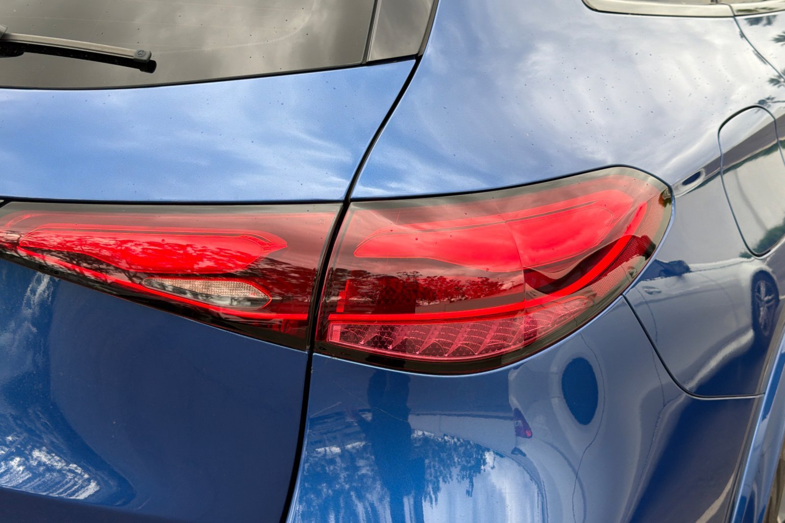 Used 2023 Blue Mercedes-Benz GLC 300 image 13