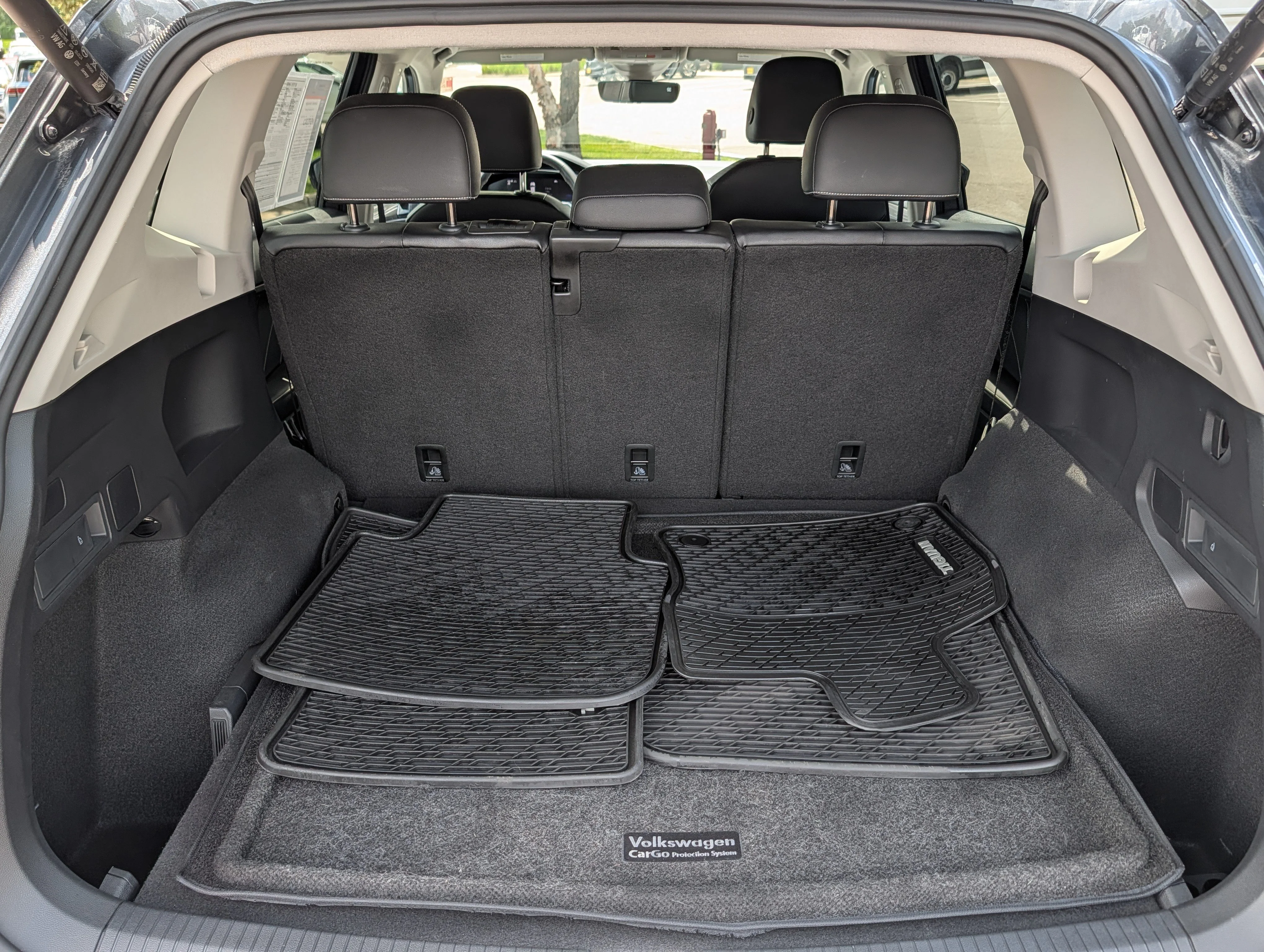 Certified Used 2024 Platinum Gray Metallic Volkswagen SE image 18