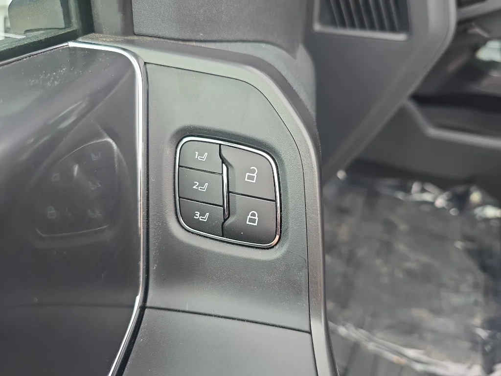 New 2026 Iconic Silver Metallic Ford Lariat® image 14