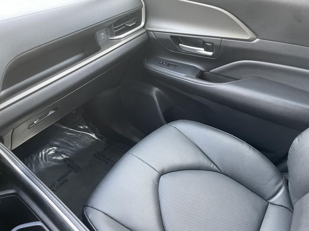 Certified Used 2025 Silver Toyota XLE image 25
