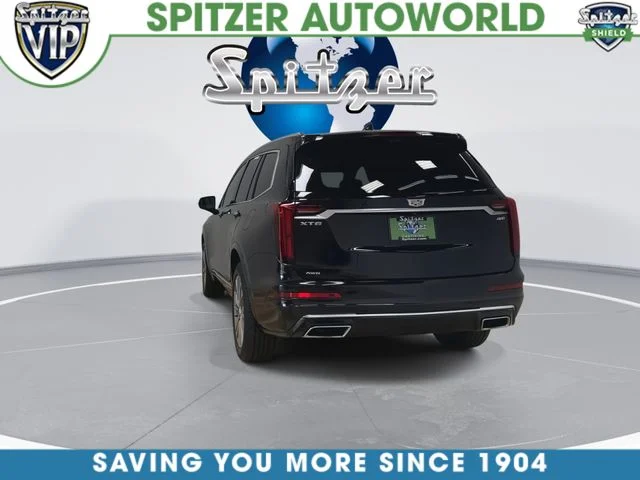 Used 2024  Cadillac Premium Luxury image 9