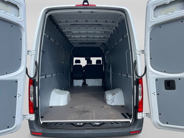 Used 2024 White Mercedes-Benz Cargo 170 WB image 7