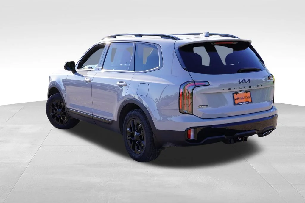 Used 2025 Wolf Gray Kia SX-Prestige X-Pro image 8