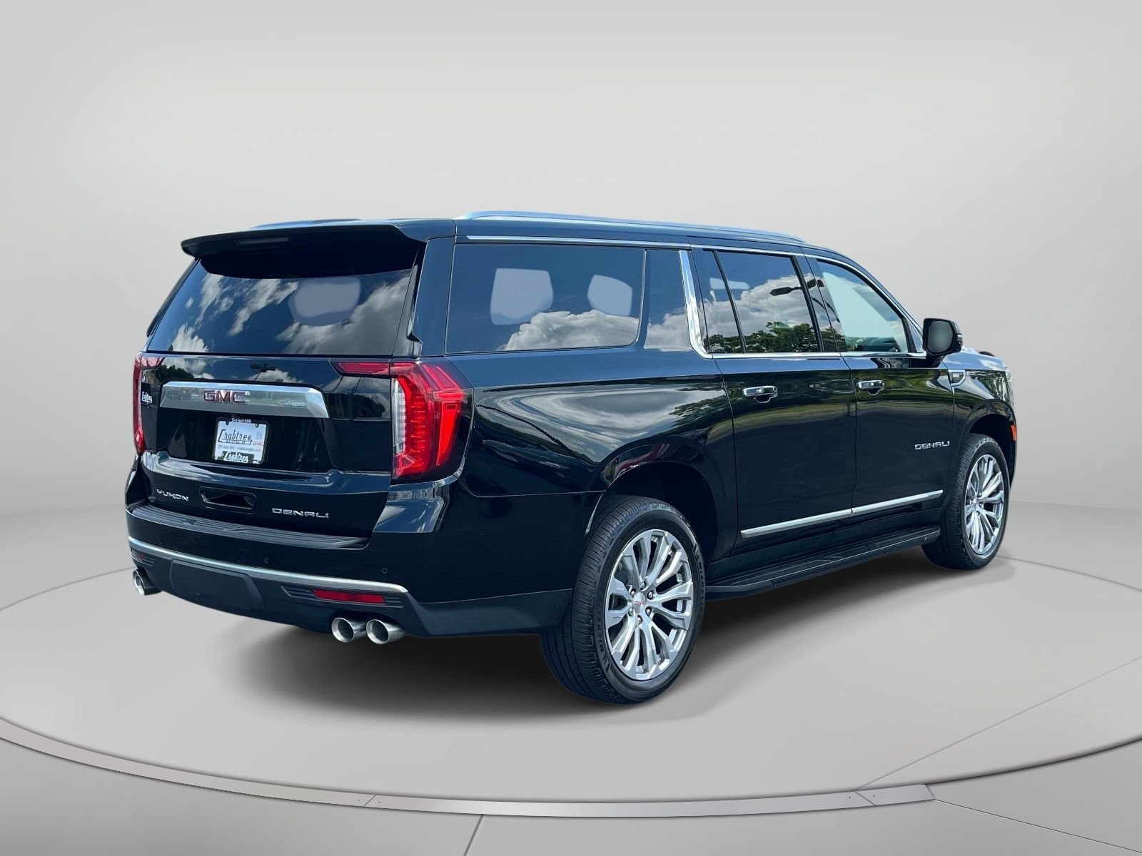 Used 2024 Onyx Black GMC Denali image 3