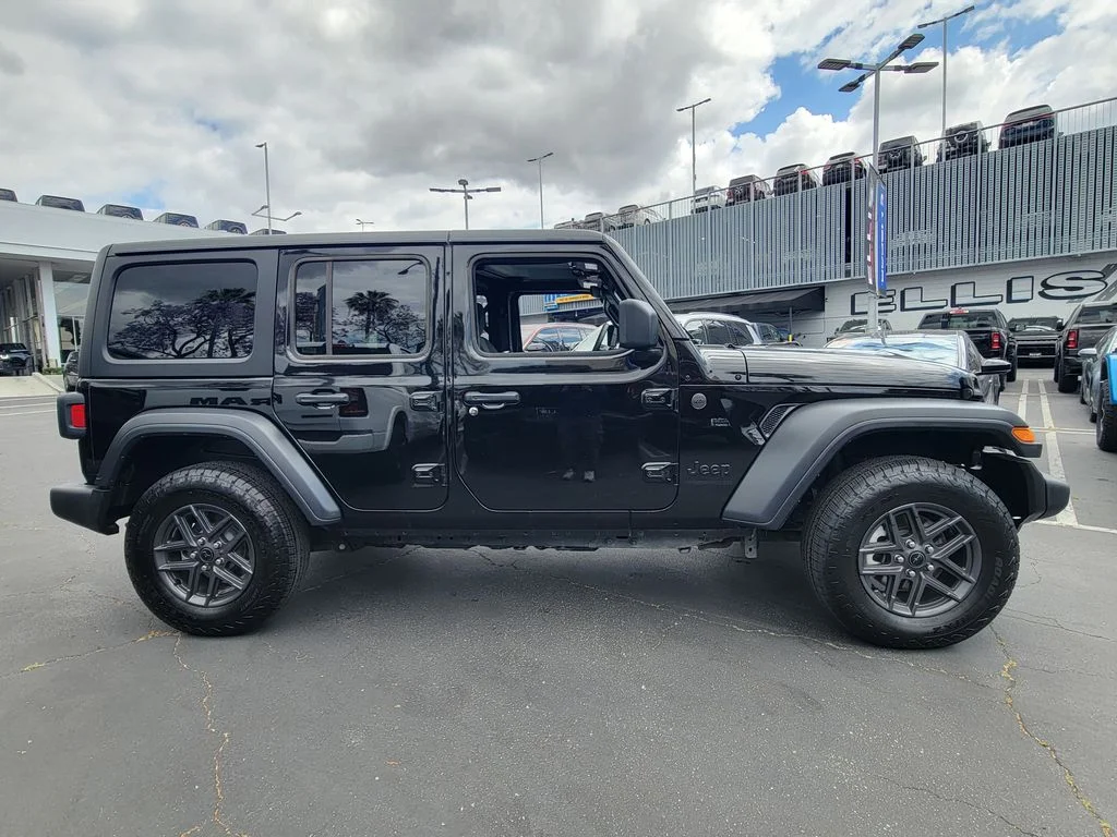 Used 2025 Black Jeep Sport S image 26