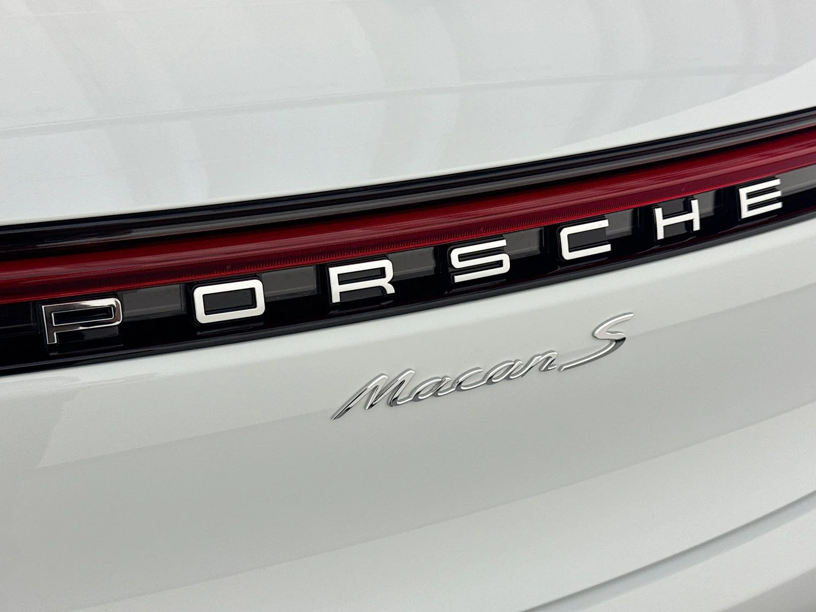 New 2026 Carrara White Metallic Porsche S image 25