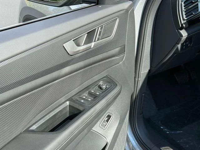 New 2026 Silver Volkswagen 2.0T SEL image 11